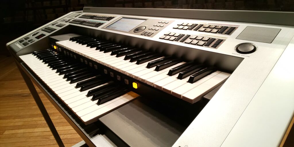 電子ピアノ