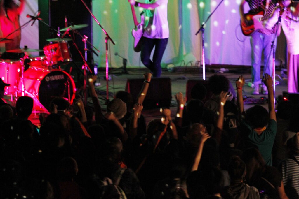 音楽スタジオでのライブ